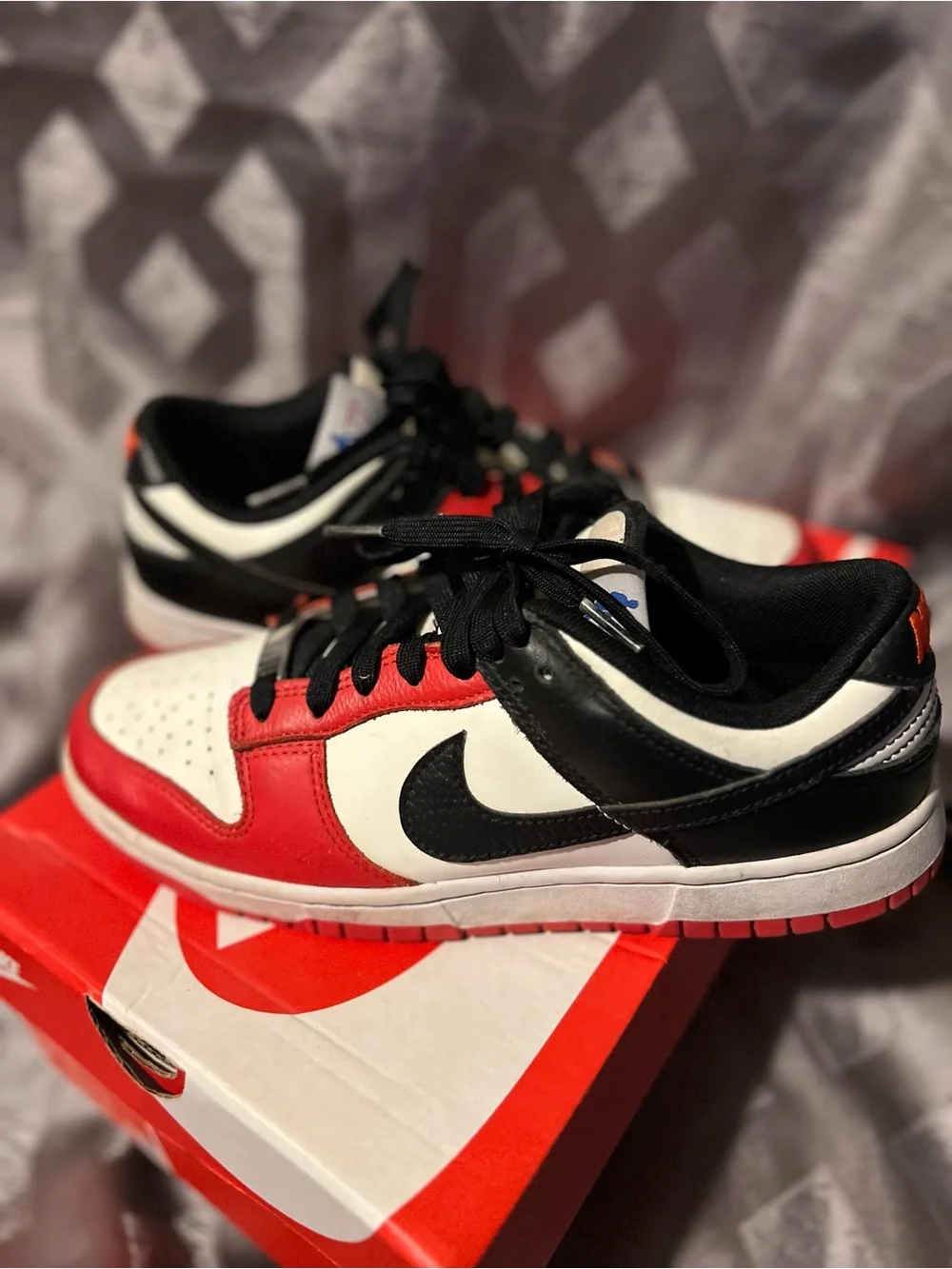 Nike Dunk Low EMB NBA 75th Anniversary Chicago Bulls Sneaker Men 7.5 W 9 Box